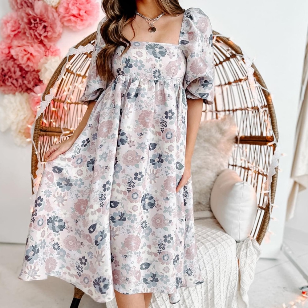 Empire waist puffy sleeve floral midi dress
